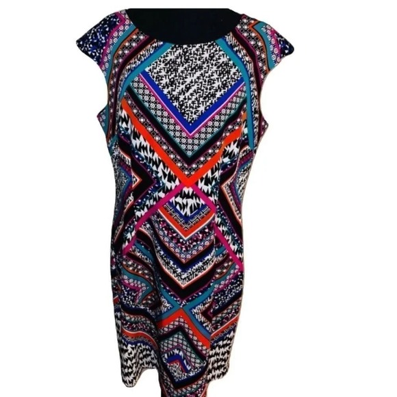 I LE Midi Dress - Picture 1 of 10